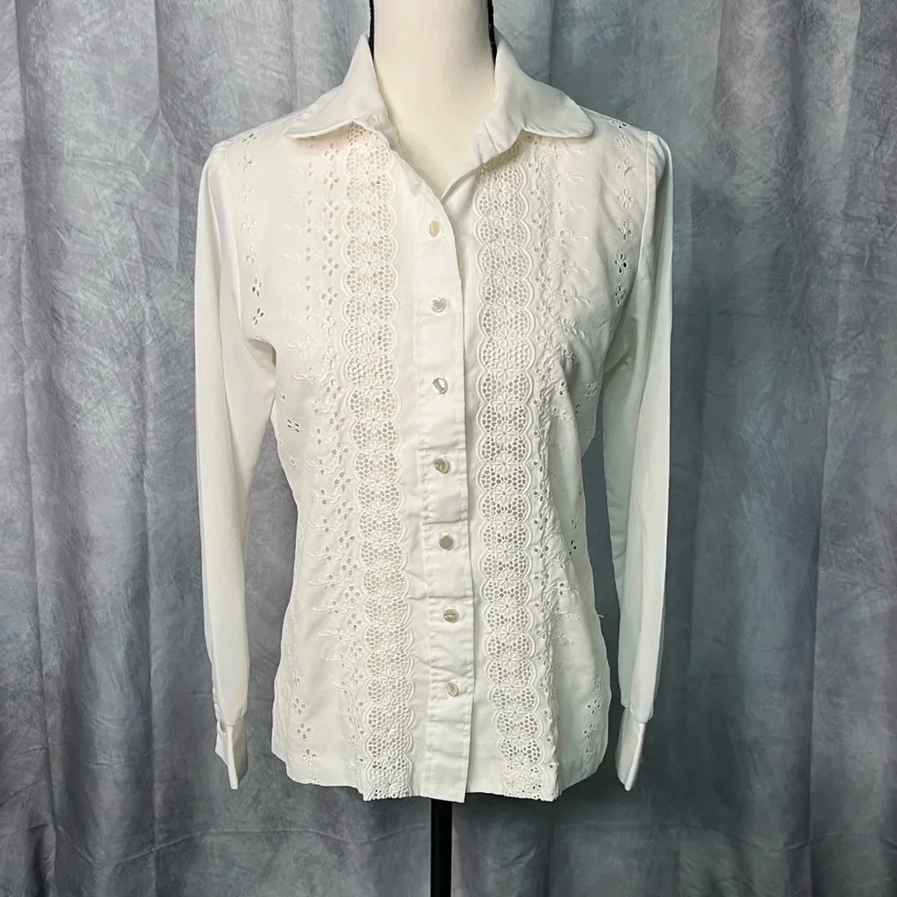 Lee Mar Pageant Vintage 1970s Ivory Blouse with Embrioidered Floral Cutouts - Picture 1 of 11